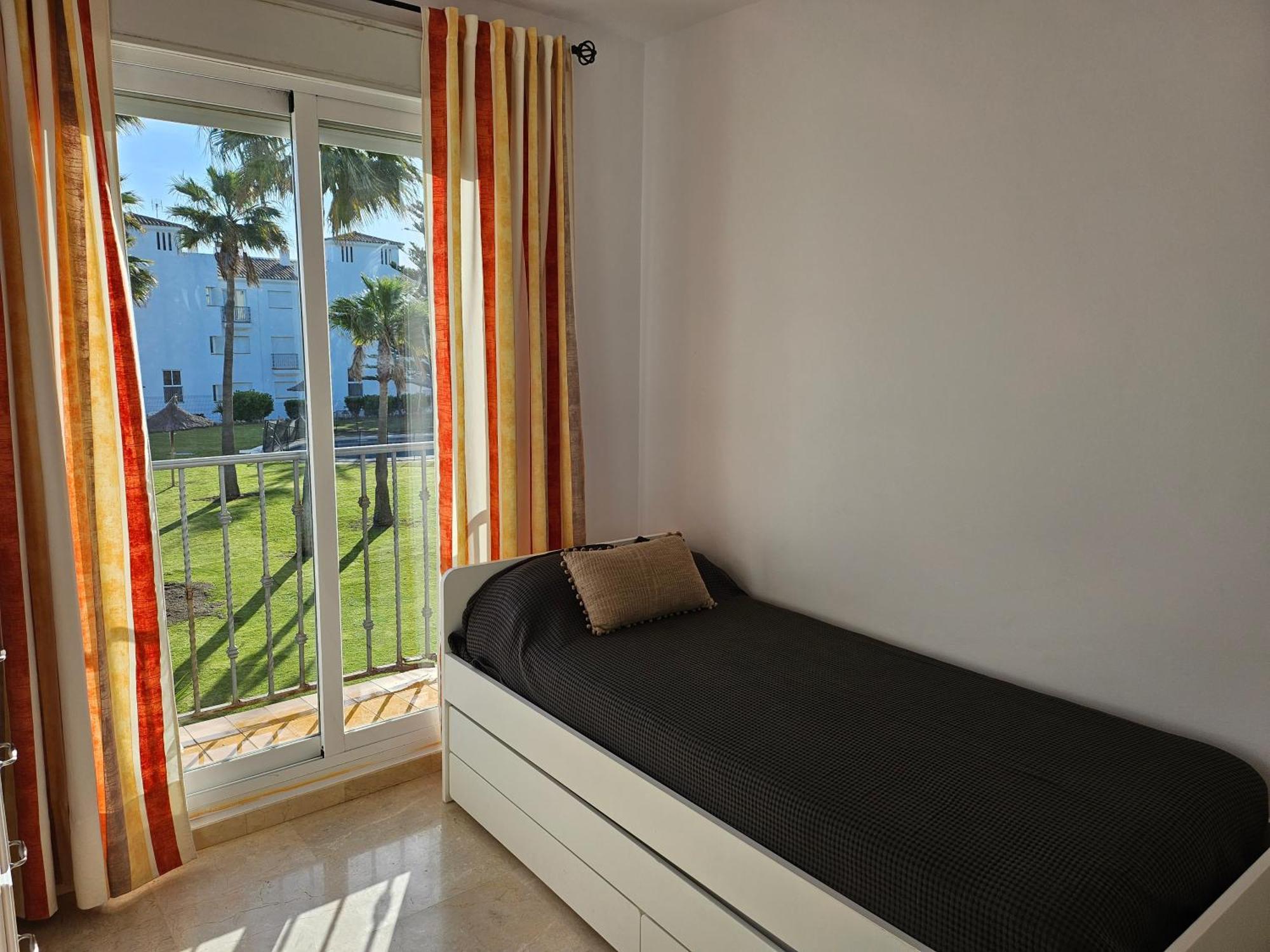 3 Bedrooms With Pool & Parking, Close To Sea And Gibraltar Manilva Eksteriør billede