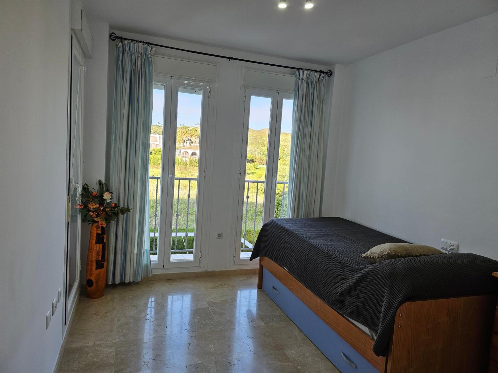 3 Bedrooms With Pool & Parking, Close To Sea And Gibraltar Manilva Eksteriør billede